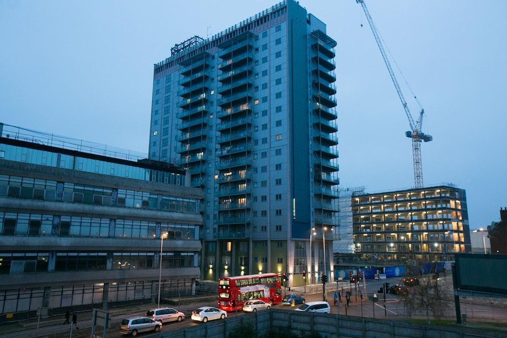 Belvilla Ilford Hill Hotel London Екстер'єр фото